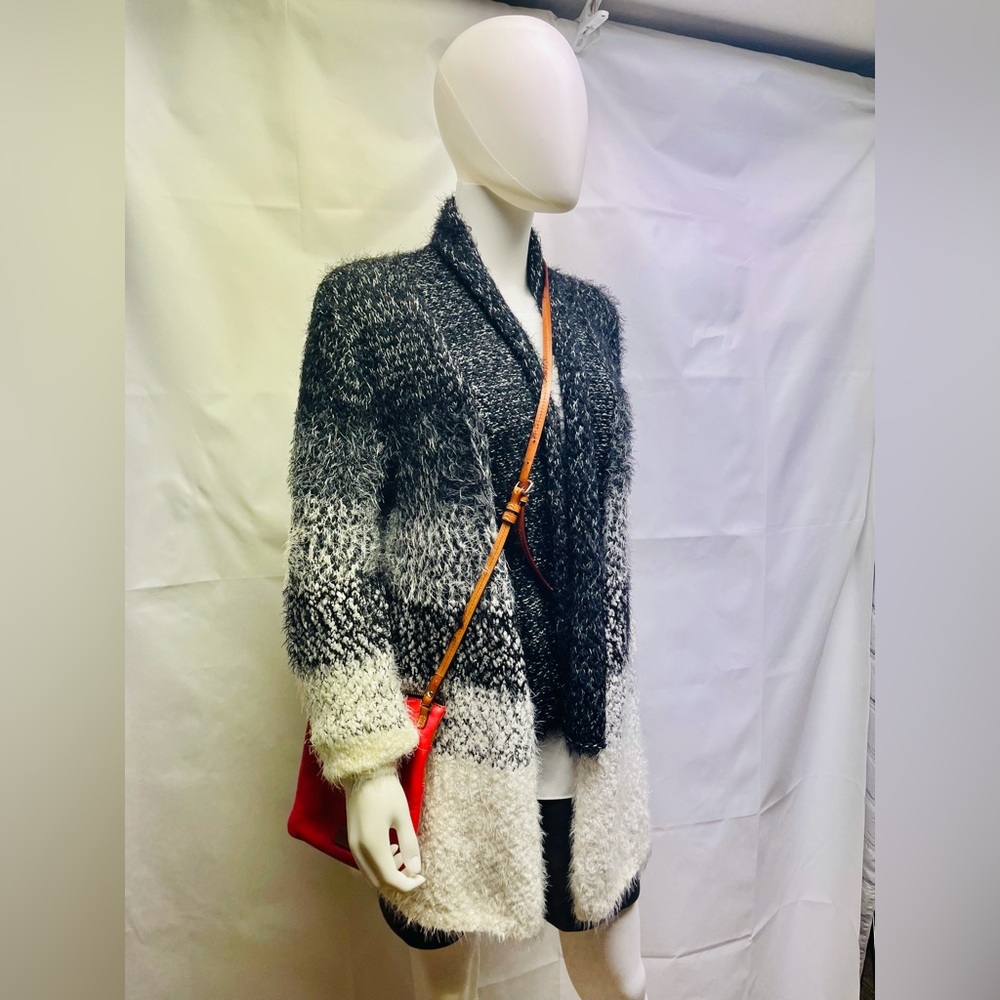 $SALE$DOONEY & BOURKE SALMON CROSSBODY REVERSIBLE  PURSE  WITH 2 POCKETS IN BACK - Picture 14 of 16